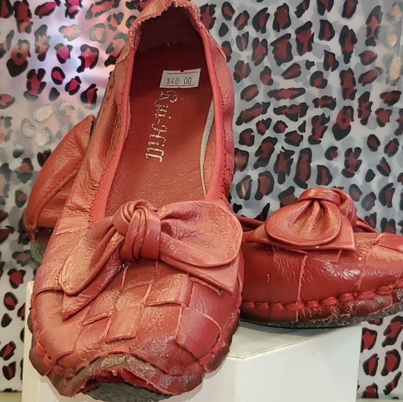 Woman's Mocasines - Picture 6 of 10